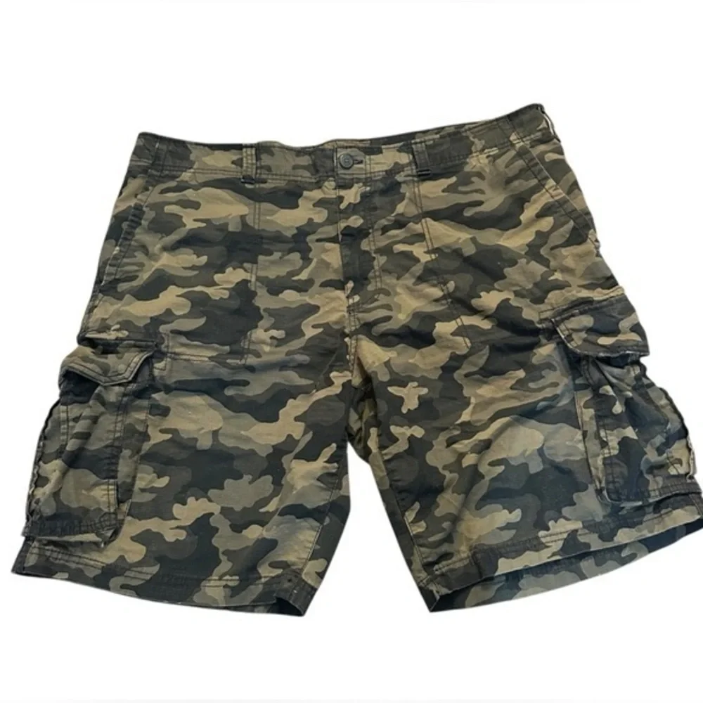 Goodfellow & Co. Camo Cargo Shorts - Mens Size 42 - Utility - Green Camo